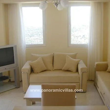 Sleeps 6 Pool Air Con Wifi *